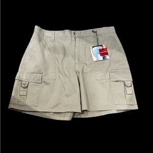 Gloria Vanderbilt NWT Women’s olive green Cargo Shorts size 10